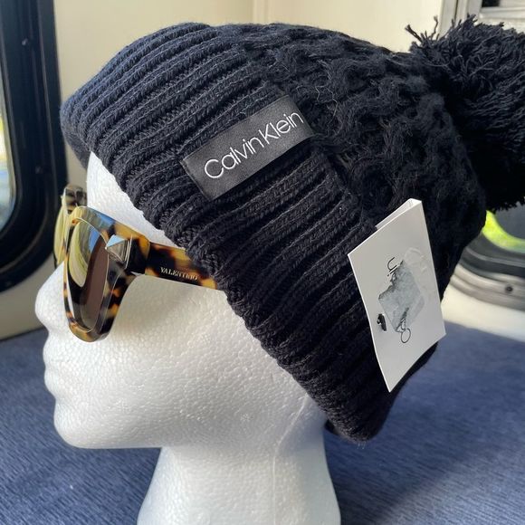 NWT - Calvin Klein Cable Knit Pom Hat - Picture 2 of 4